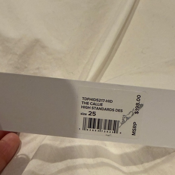 Joe's The Calie Jeans - Picture 2 of 9